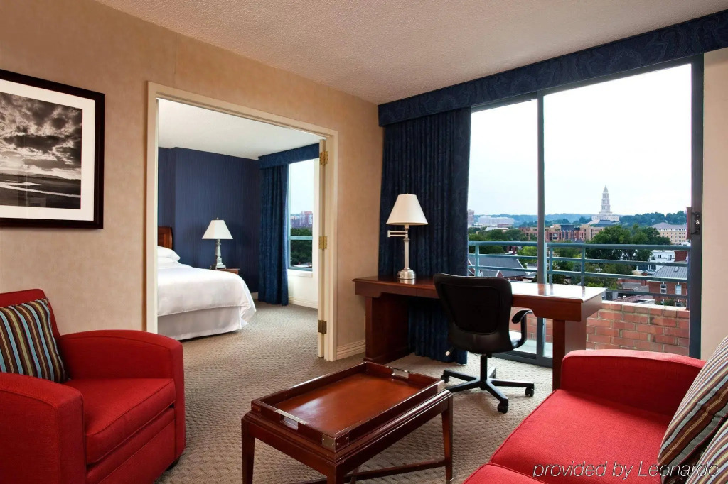 Sheraton Suites Old Town Alexandria