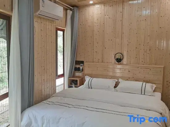 Farmstay (Dehang Canyon Scenic Area)