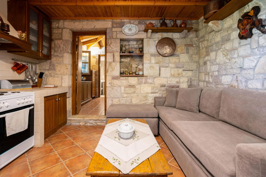Petalidi Olive Garden Stone House near the beach