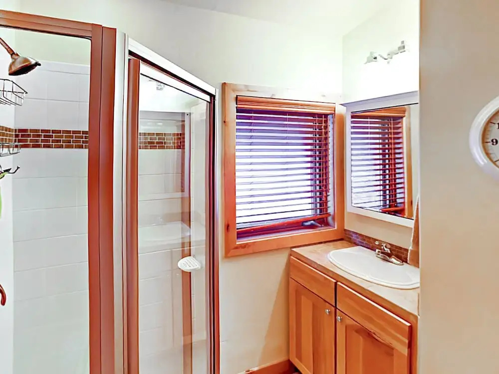 505 S 2nd - 5 Br Home