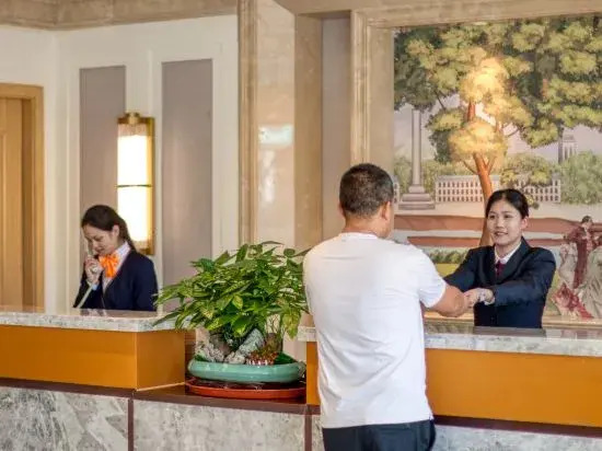 Vienna Hotel (Tongxiang Chongfu International Leather Center Branch)