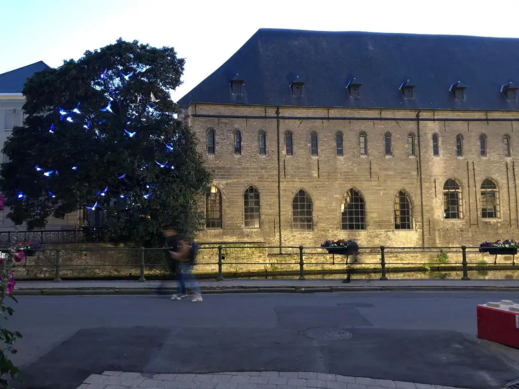 studio medieval city center at river de Leie