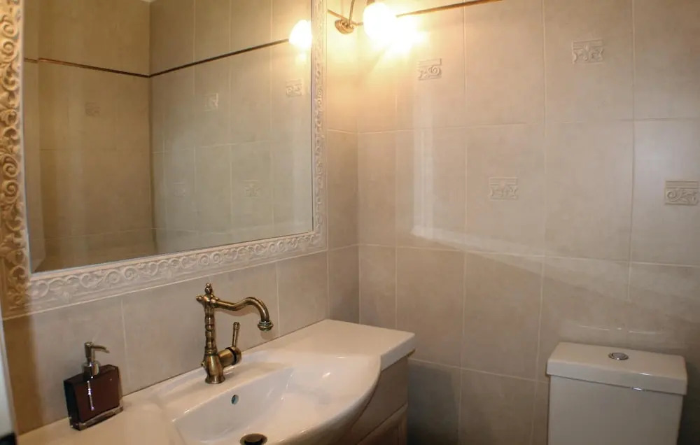 3 Bedroom Awesome Home In Nea Makri