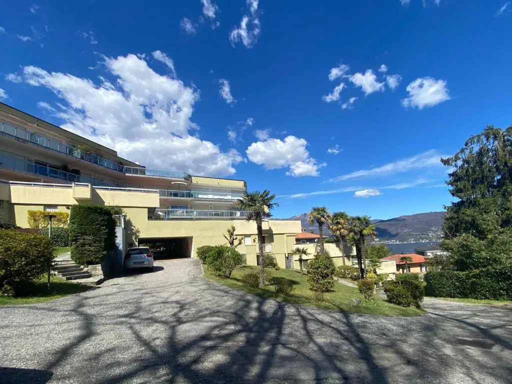 Marconi Lake View Apartment in Baveno