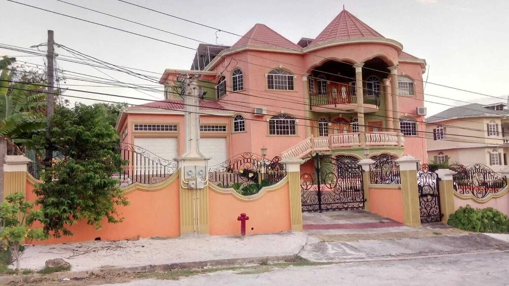 rush bond villa