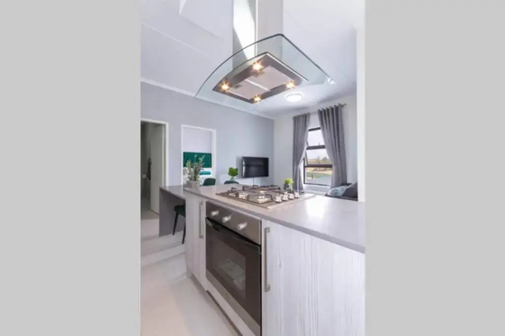 Alimama Spaces: The Manson's 8 On New