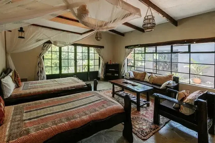 Punda Milias Lodge
