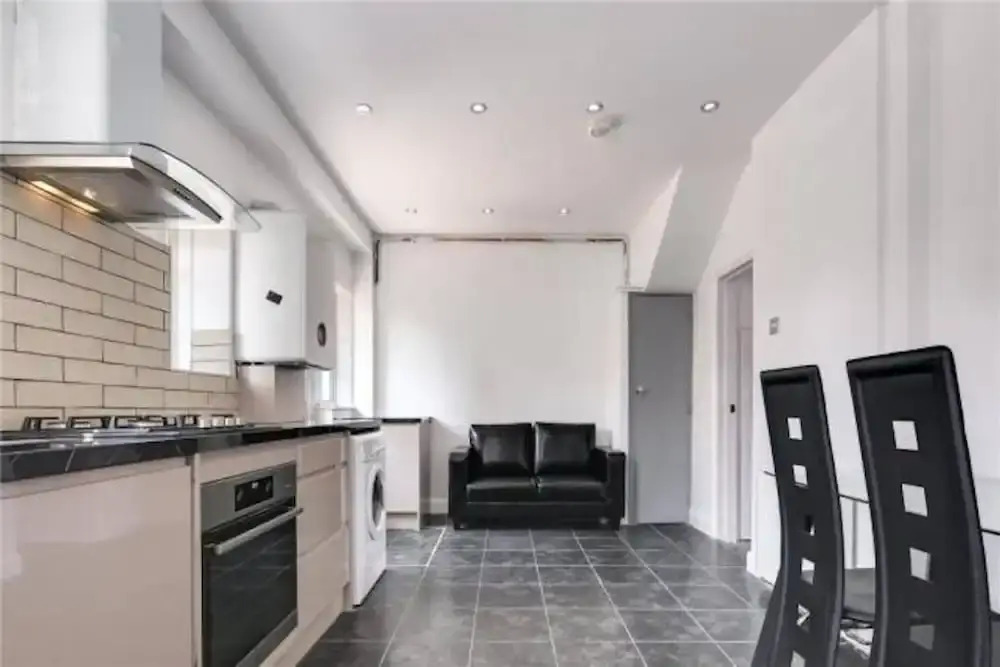 Limehouse Townhomes-4 Bedrooms,3 Bathrooms,garden