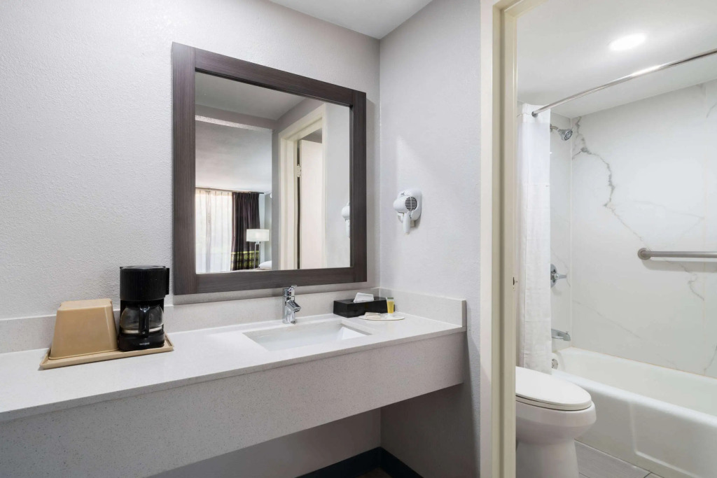 Super 8 by Wyndham Longview/North
