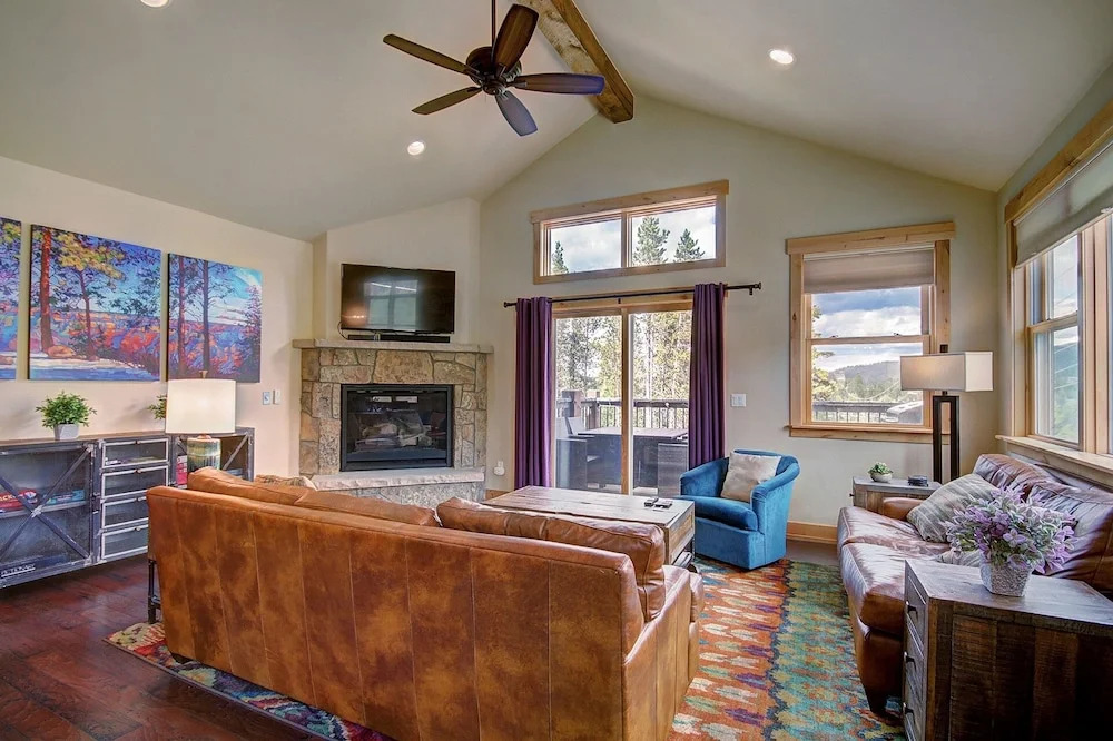 Maggie Point 3 Bedroom Townhouse by RedAwning