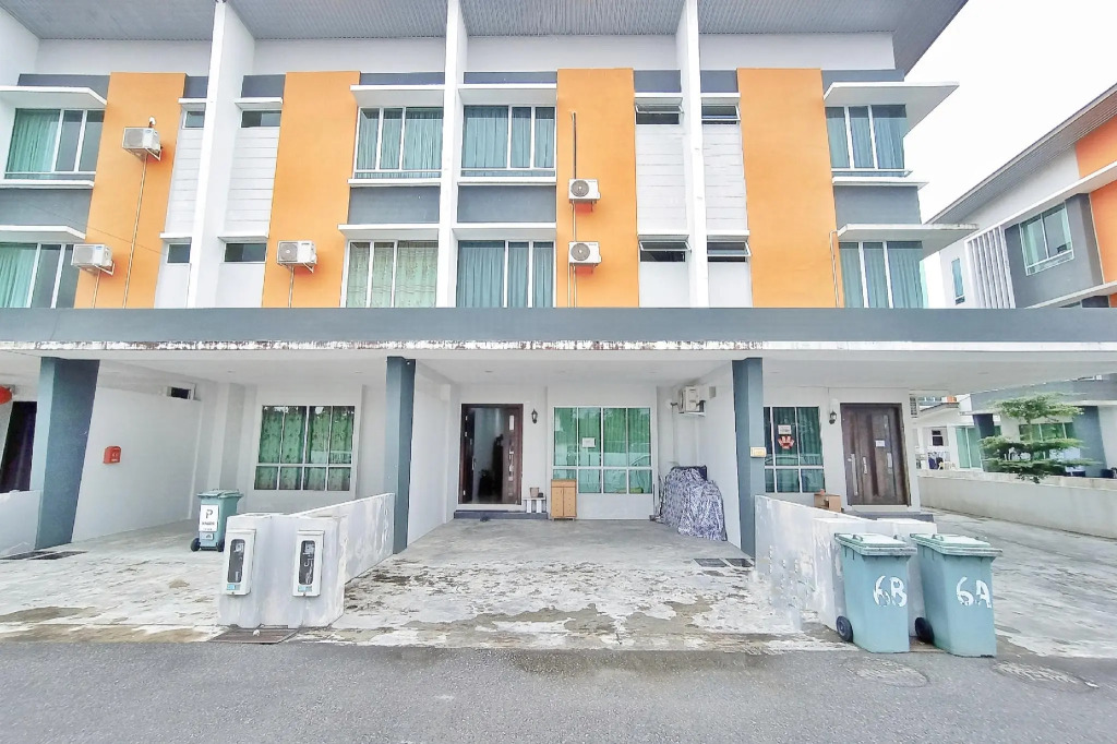 Oyo 90186 Tiong'S Homestay - Gated Community Sibu