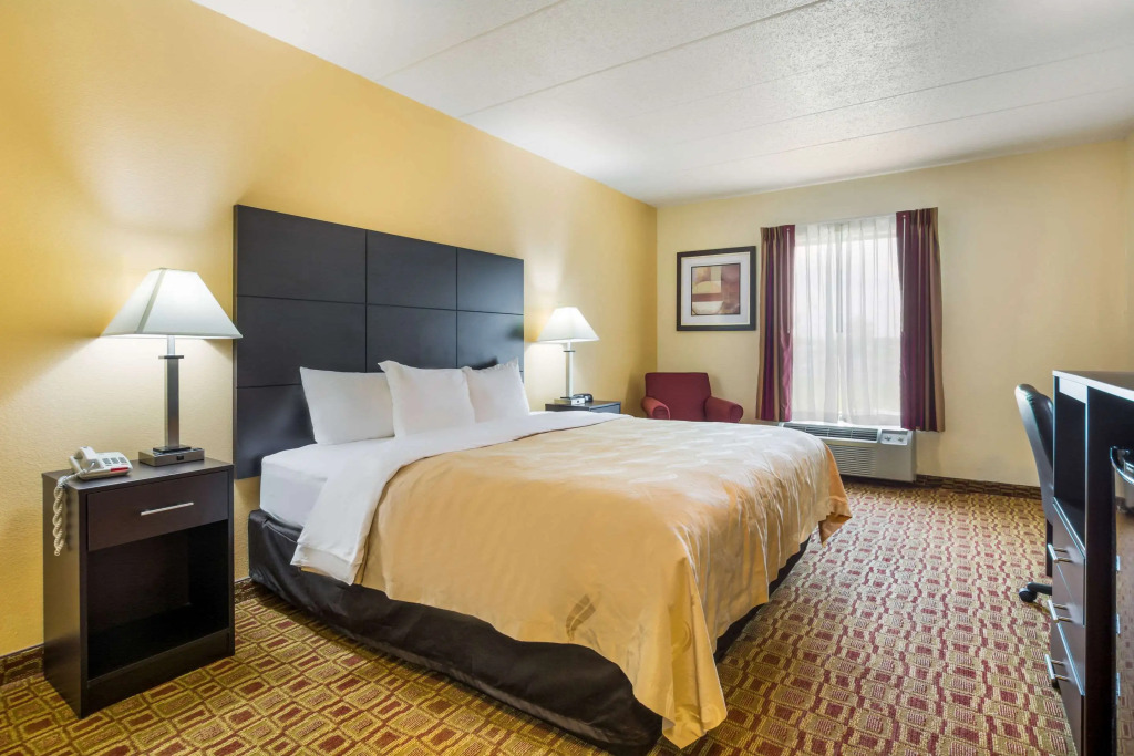 Spark by Hilton Sellersburg