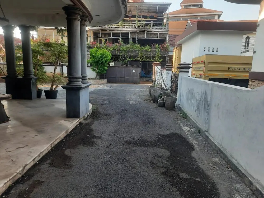 OYO Life 93160 Kost Jenny Karawang