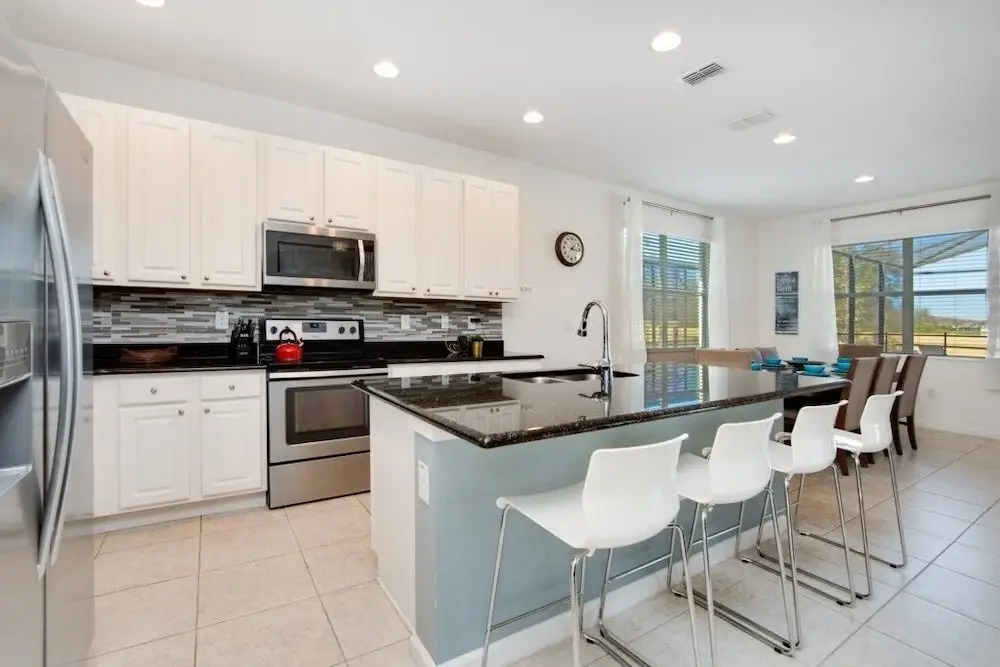 5 Bed 5 Bath In 5 Star Resort Near Disney! 5 Bedroom Home by RedAwning