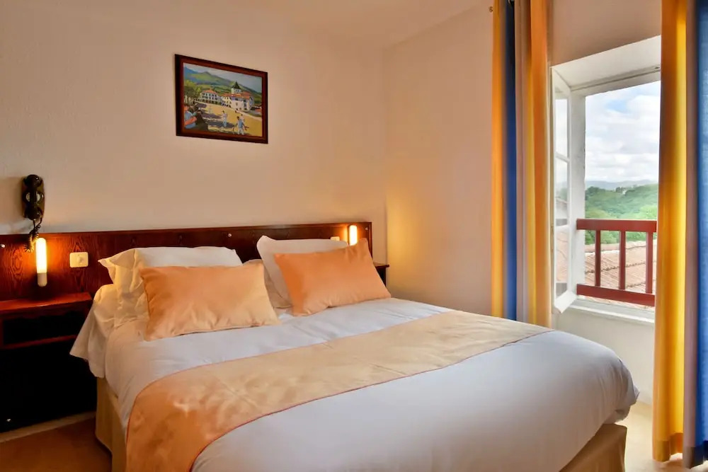 Logis Hôtel Baratxartea