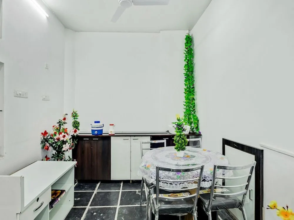 OYO 13507 Home Heritage Stay Near City Palace