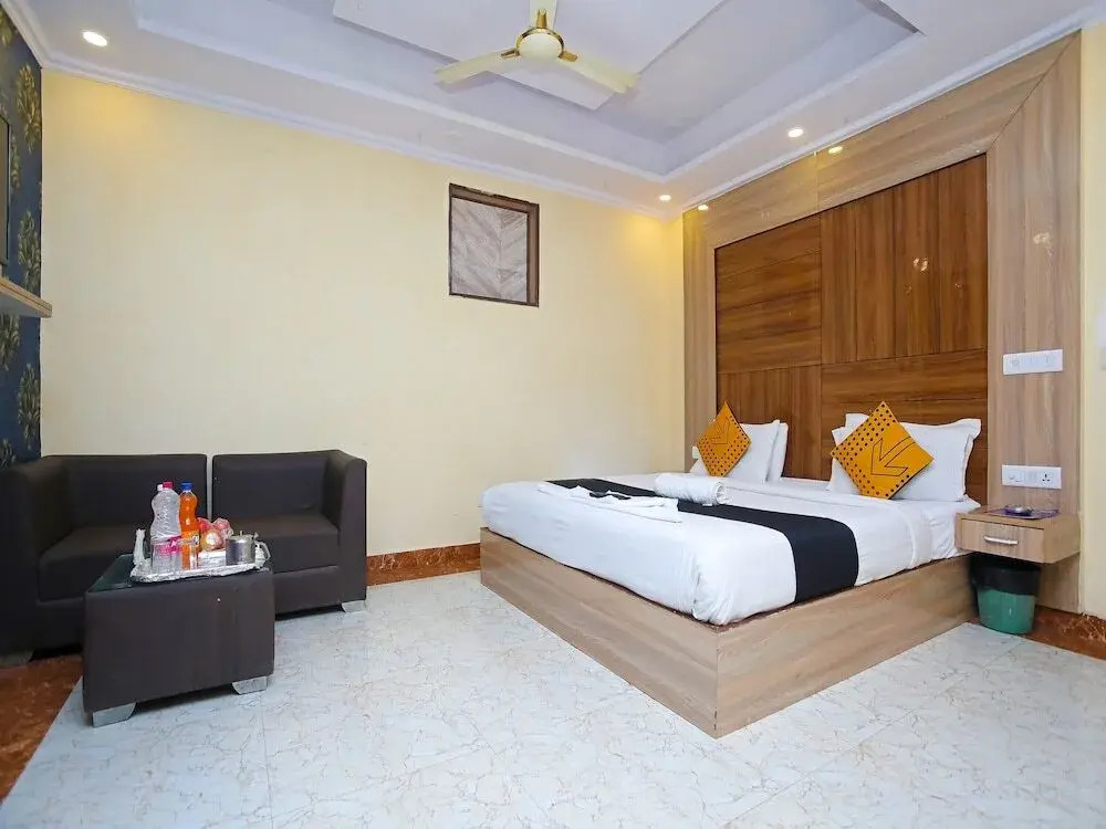 Hotel Deluxe Stay Inn