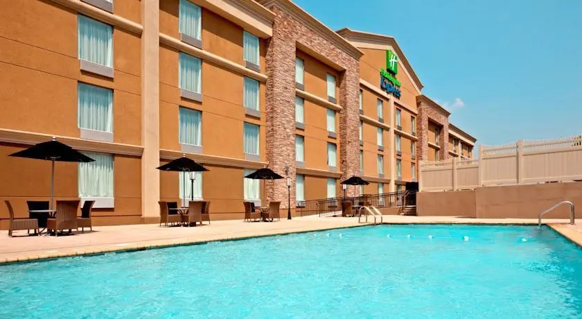 Holiday Inn Express North Bergen-Lincoln Tunnel