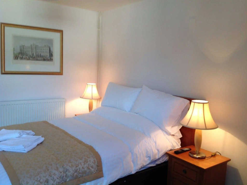 Fleur De Lis Hotel