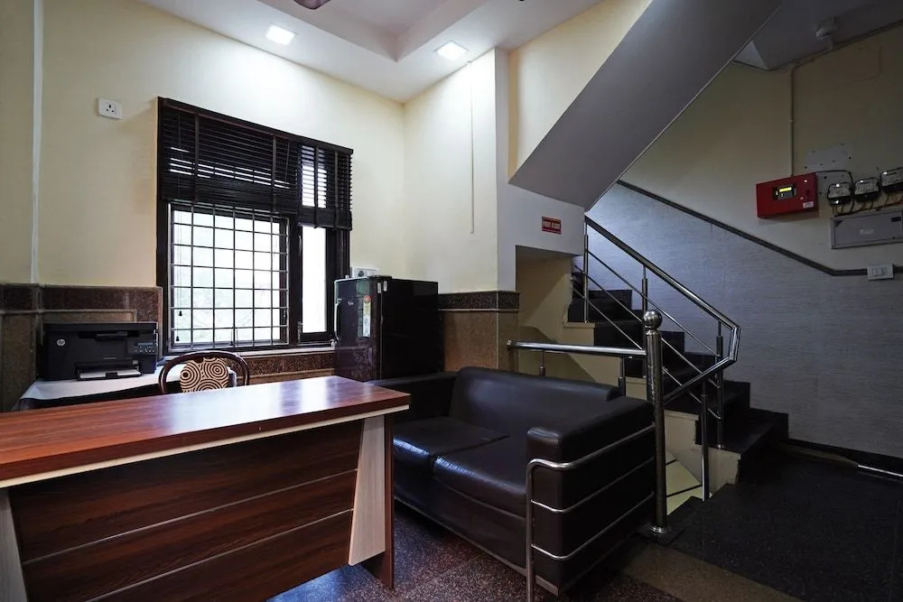 OYO 49019 Aasha Residency