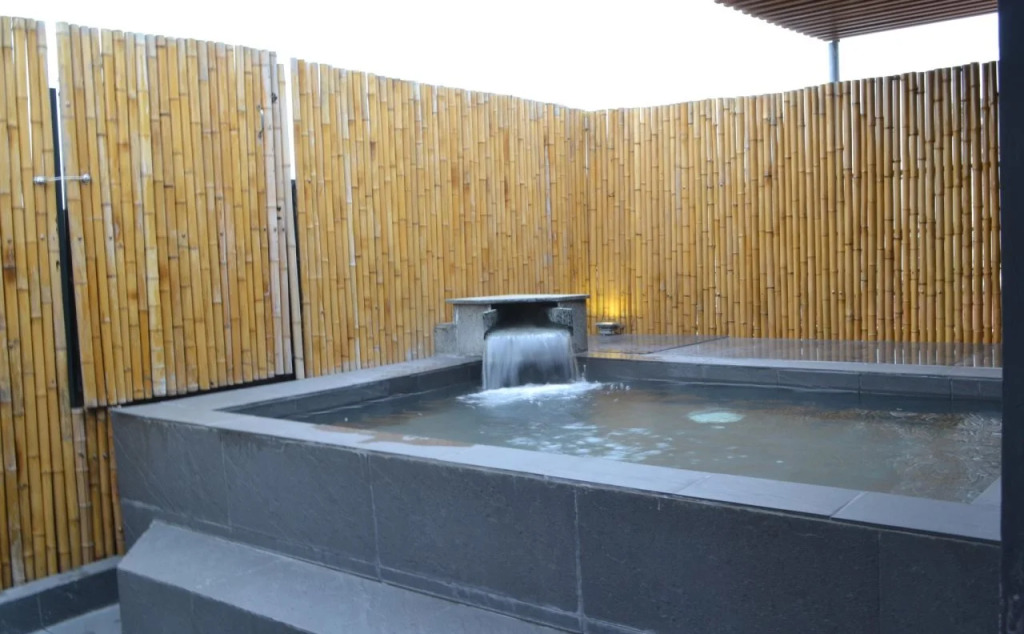 Azumaya Hai Ba Trung 2 hotel