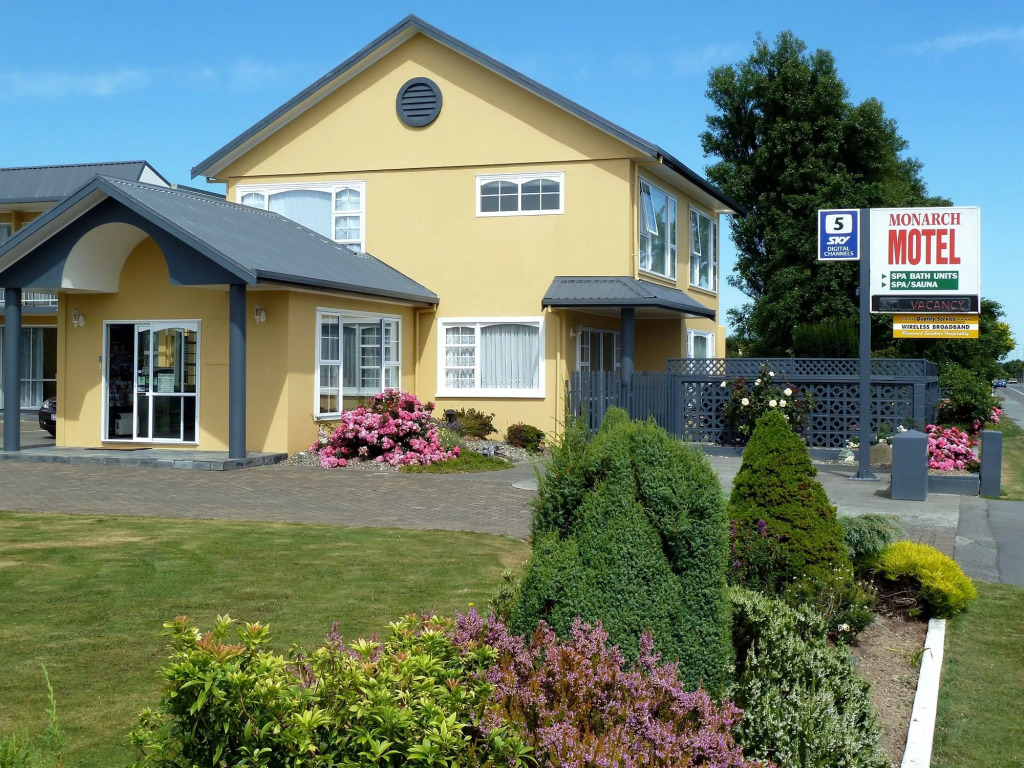 Monarch Motel