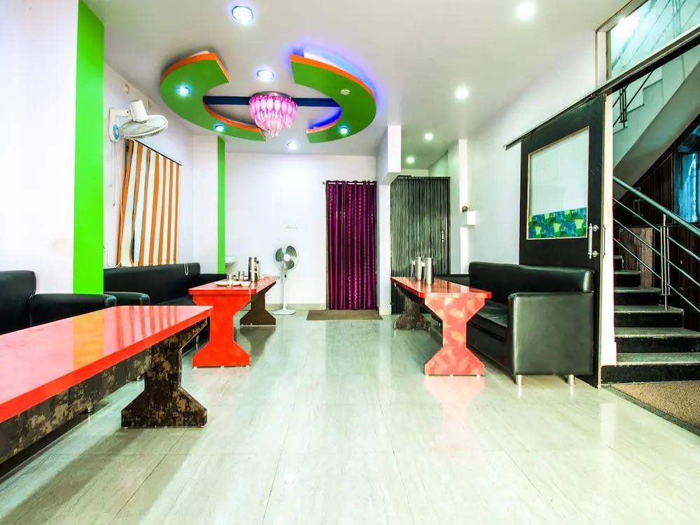 Rp Palace By OYO Rooms