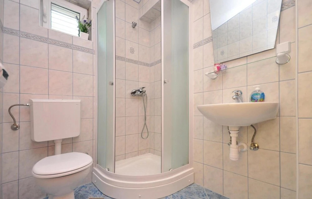 Nice Home in Mimice With Wifi and 2 Bedrooms