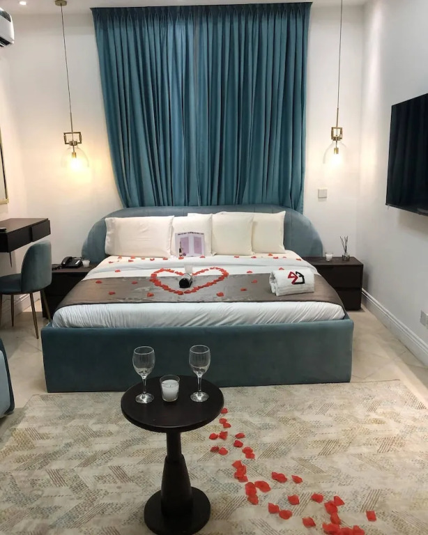 Euphoria Hotel & Suites by House 9