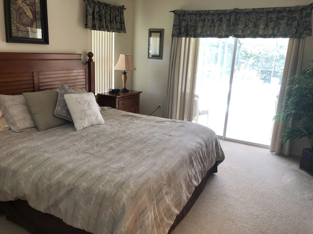 Lovely 4 Bed Home with Private Pool in Disney Area TR215MD