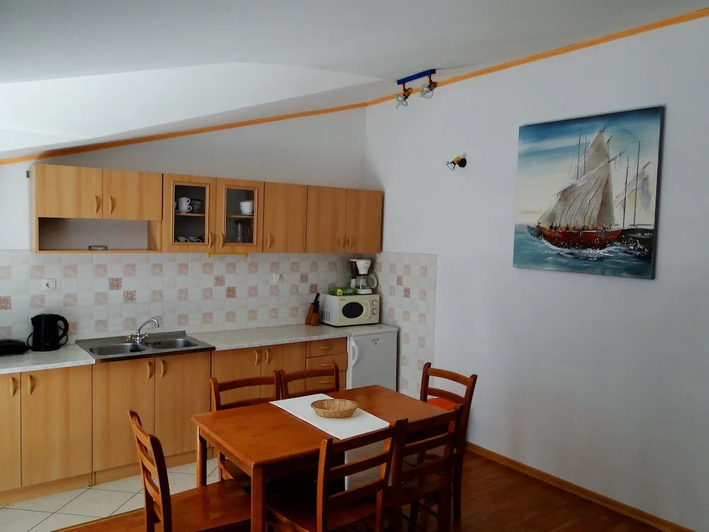 Apartments and Room Vikeli