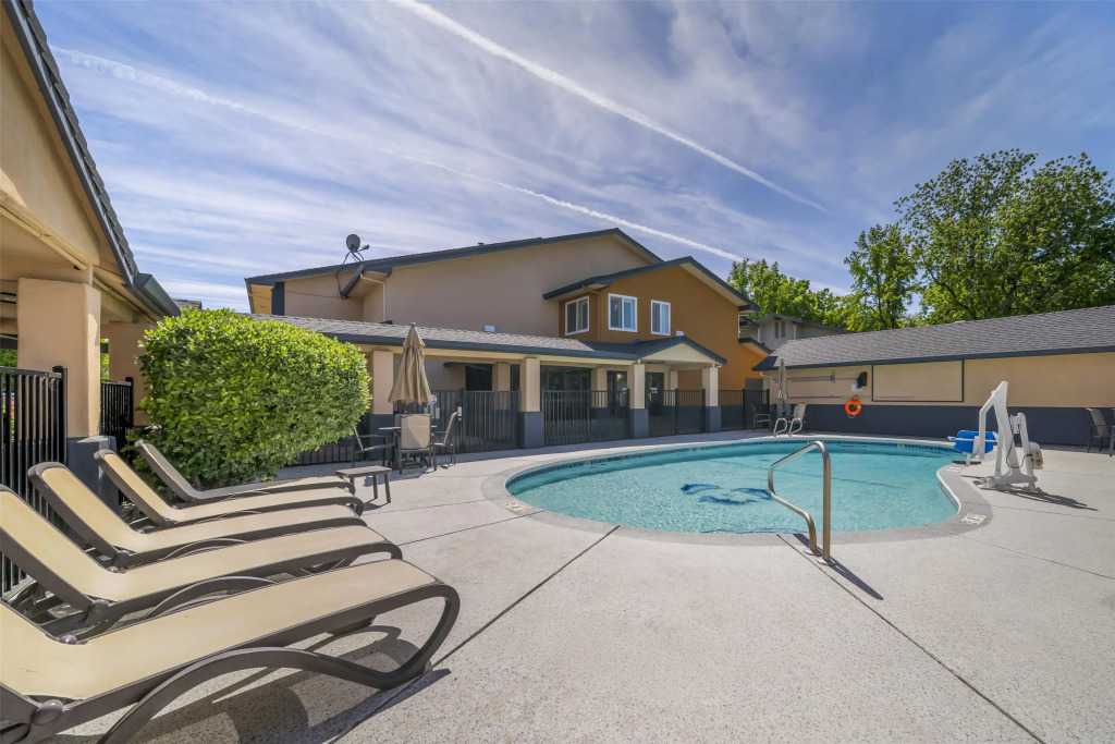 Best Western Antelope Inn & Suites
