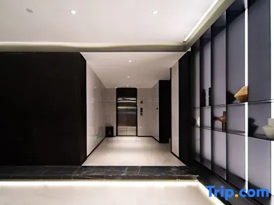 Xiamen Mountain · and Sea View Hotel
