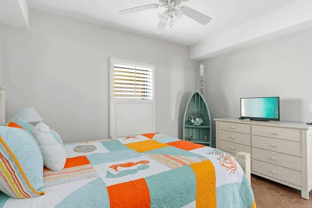 Emerald Isle Resort 405 by Avantstay Beachfront, Beach Chairs + Pool Access