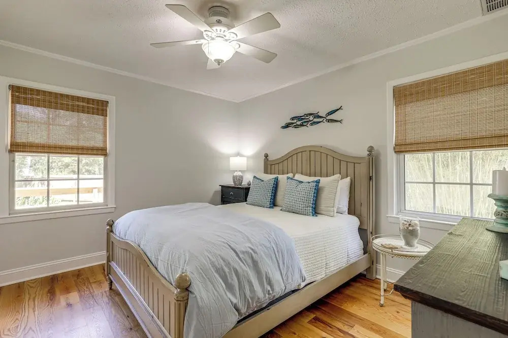 3 Mi to Beach: Pawleys Island Cottage