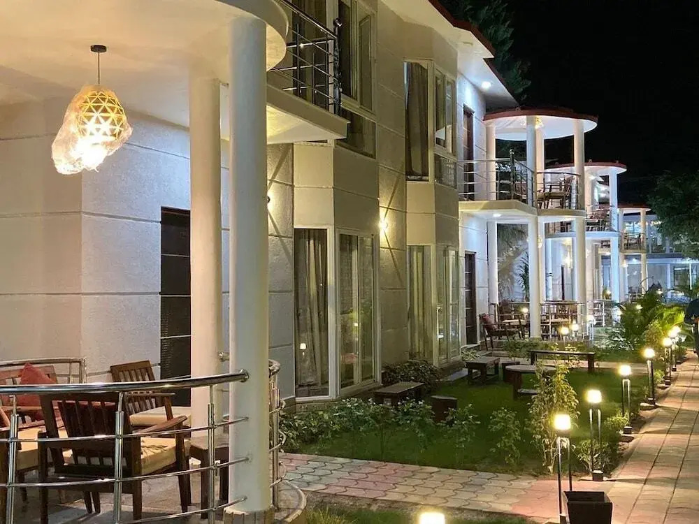 Corbett Treff Hotel