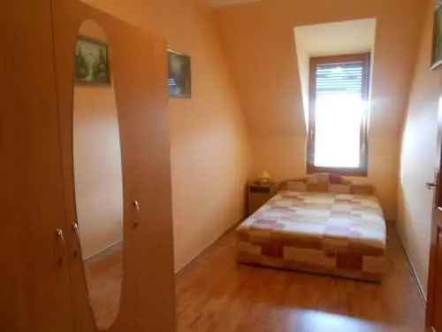 Mercédesz Apartman