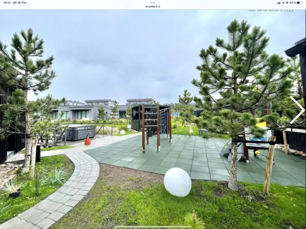 E&K apartamentai su šildomu baseinu kieme