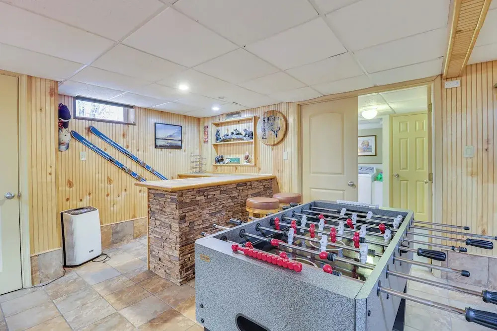 3 Mi to Big Boulder Mtn! Poconos Home w/ Game Room