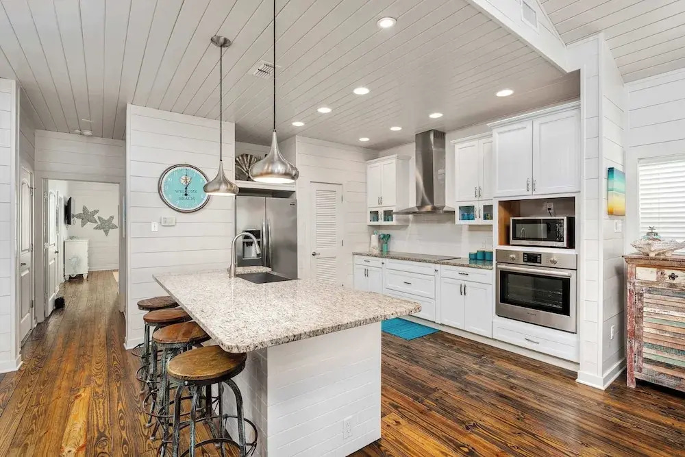 Dauphin Beach House 3 Bedroom & Pool