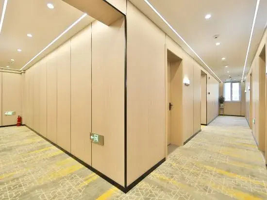 Hoklu Business Hotel (Yanji Yanbian University North Korea Folk Garden Dinosaur Kingdom Branch)