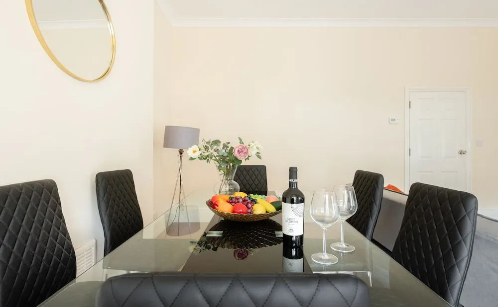 Great Percy Street Apartments by Flexystays