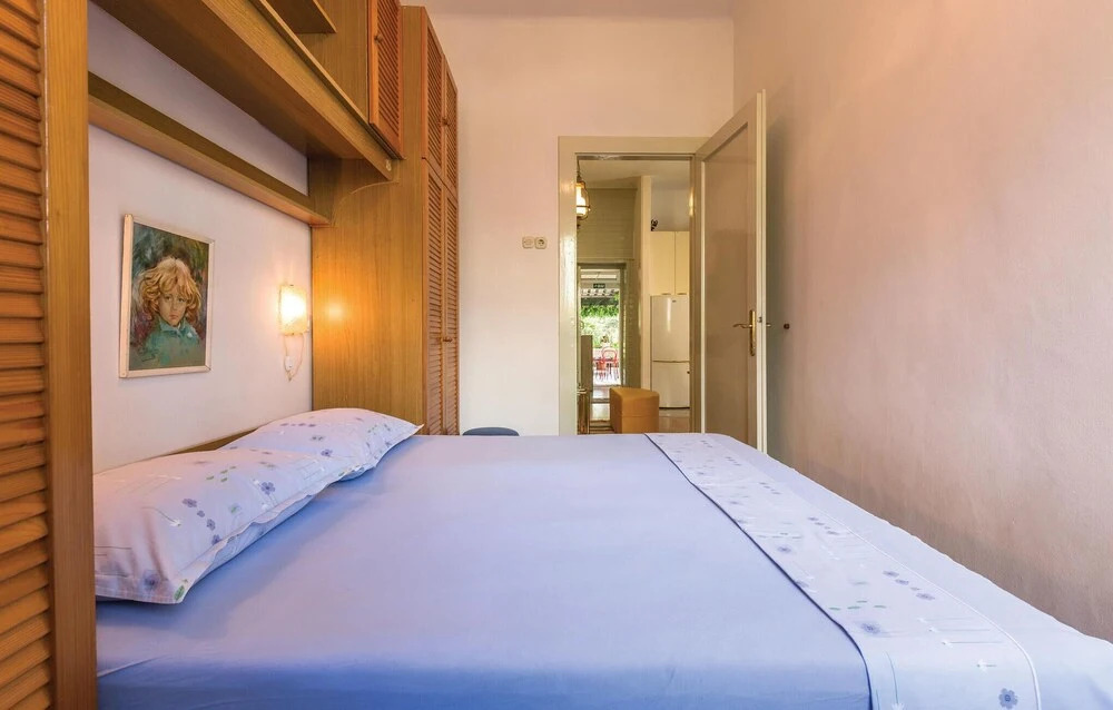 Nice Home in Makarska With Wifi and 2 Bedrooms