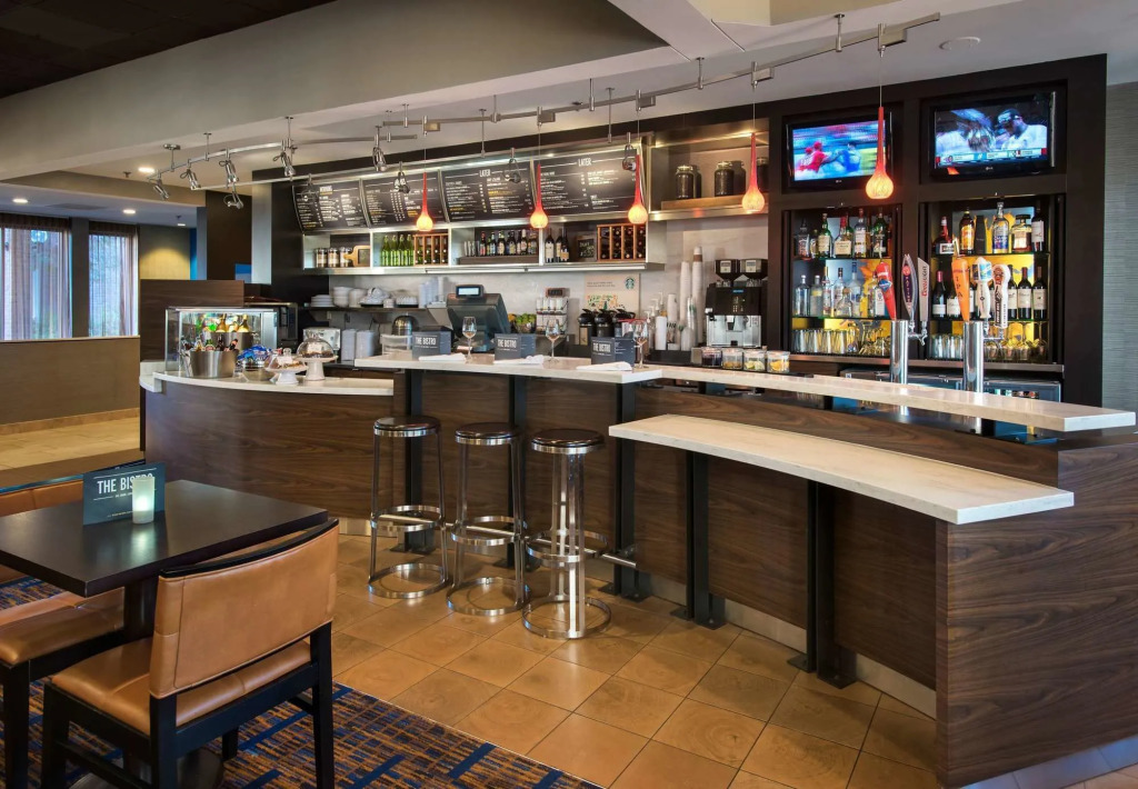 Courtyard By Marriott Hartford Windsor Airport