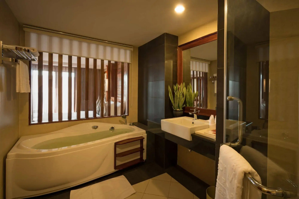 Angkor Miracle Reflection Club