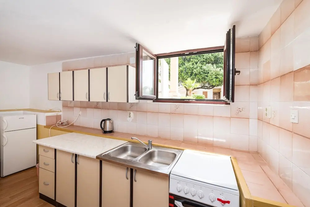 Apartment Ljubica With Nice Garden 2