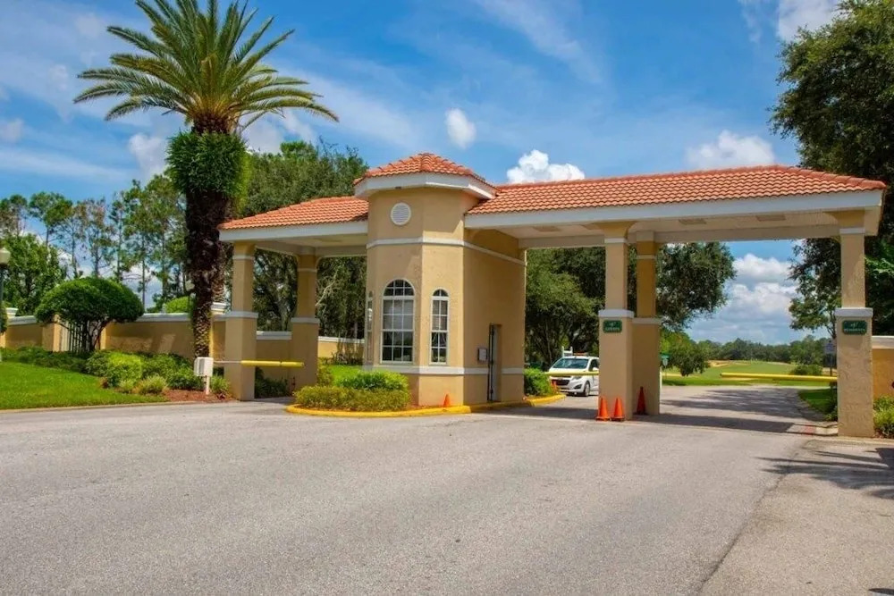 Southern Breeze Great Pool Space! 4 Bedroom Home by RedAwning