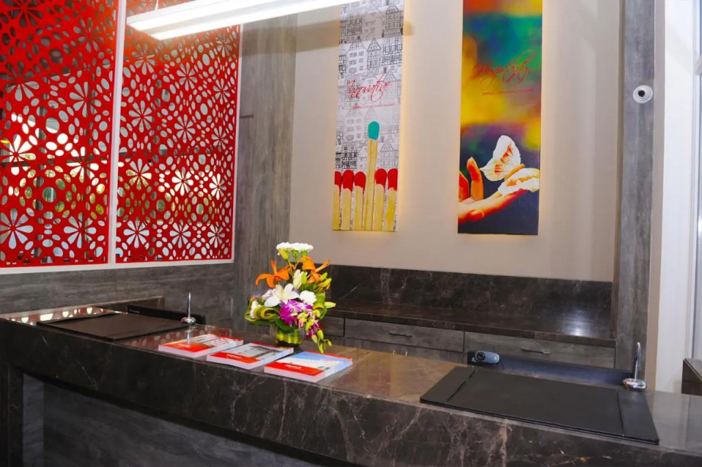 7 Apple Hotel, Vadodara