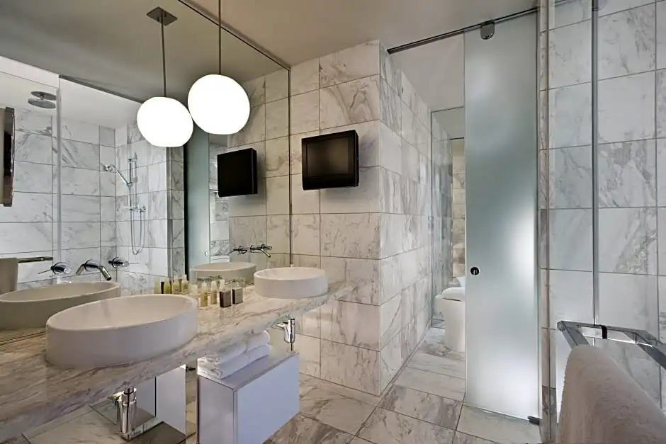 Palms Place One Bedroom Suite 1220 sqft