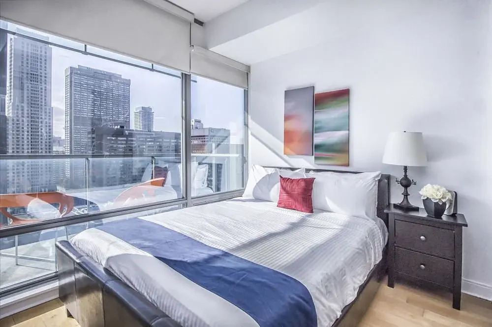 Mary-am Suites - Yorkville Furnished Apartments